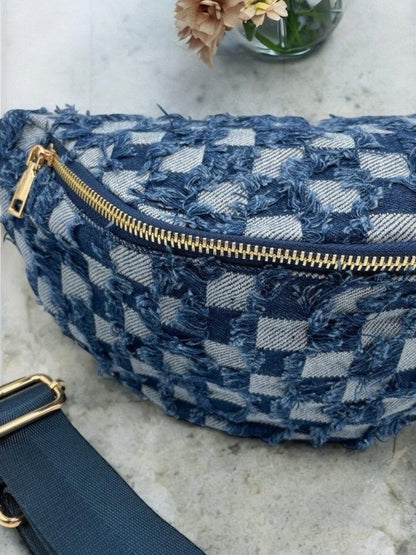 Sac banane en denim carrés bleu foncé