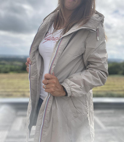 Laura Jo - Imperméable long doublé en fausse fourrure cordon tricolore couleur beige