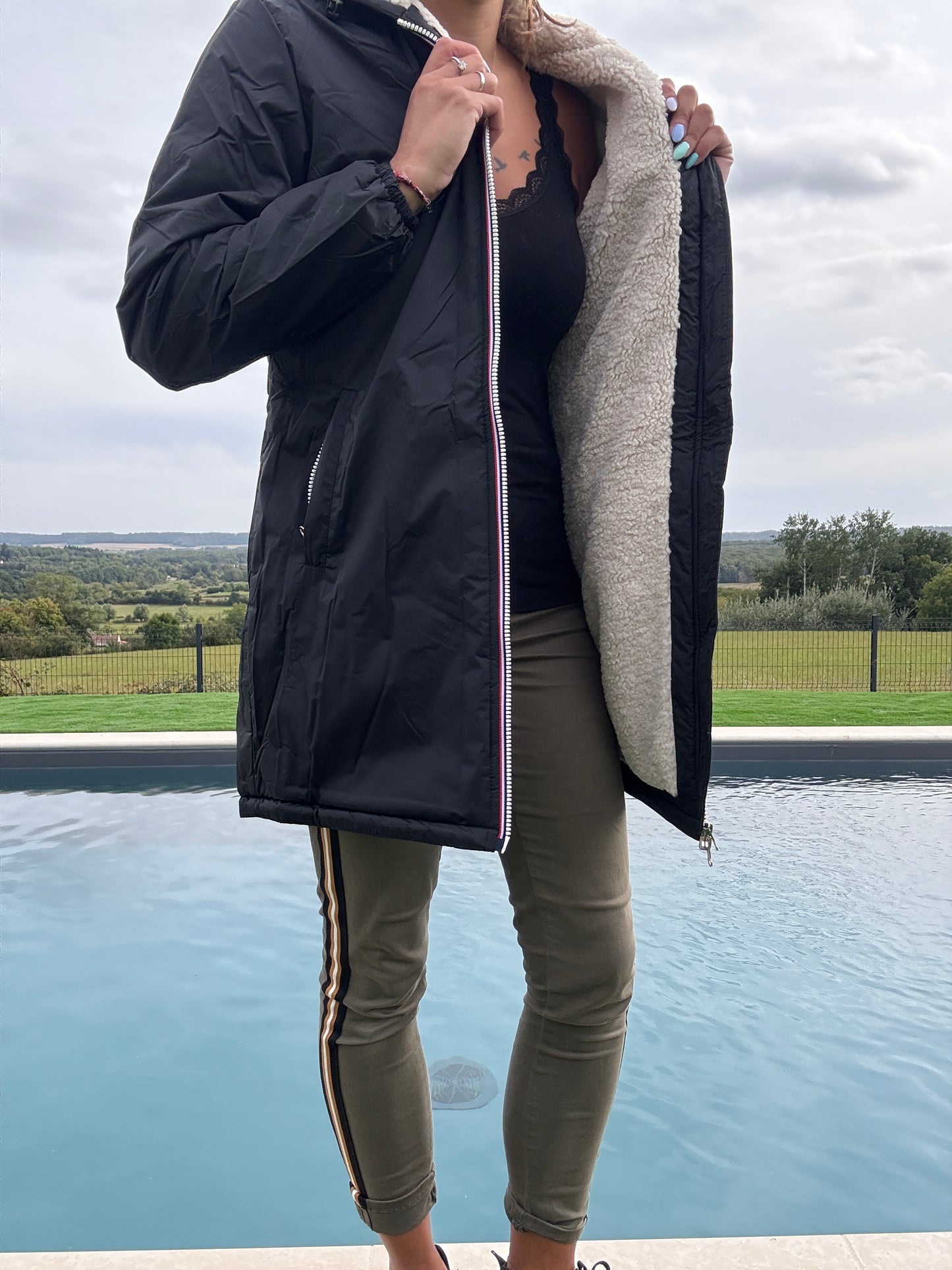 Laura Jo - Imperméable fourré long fausse fourrure noir intérieur sherpa beige
