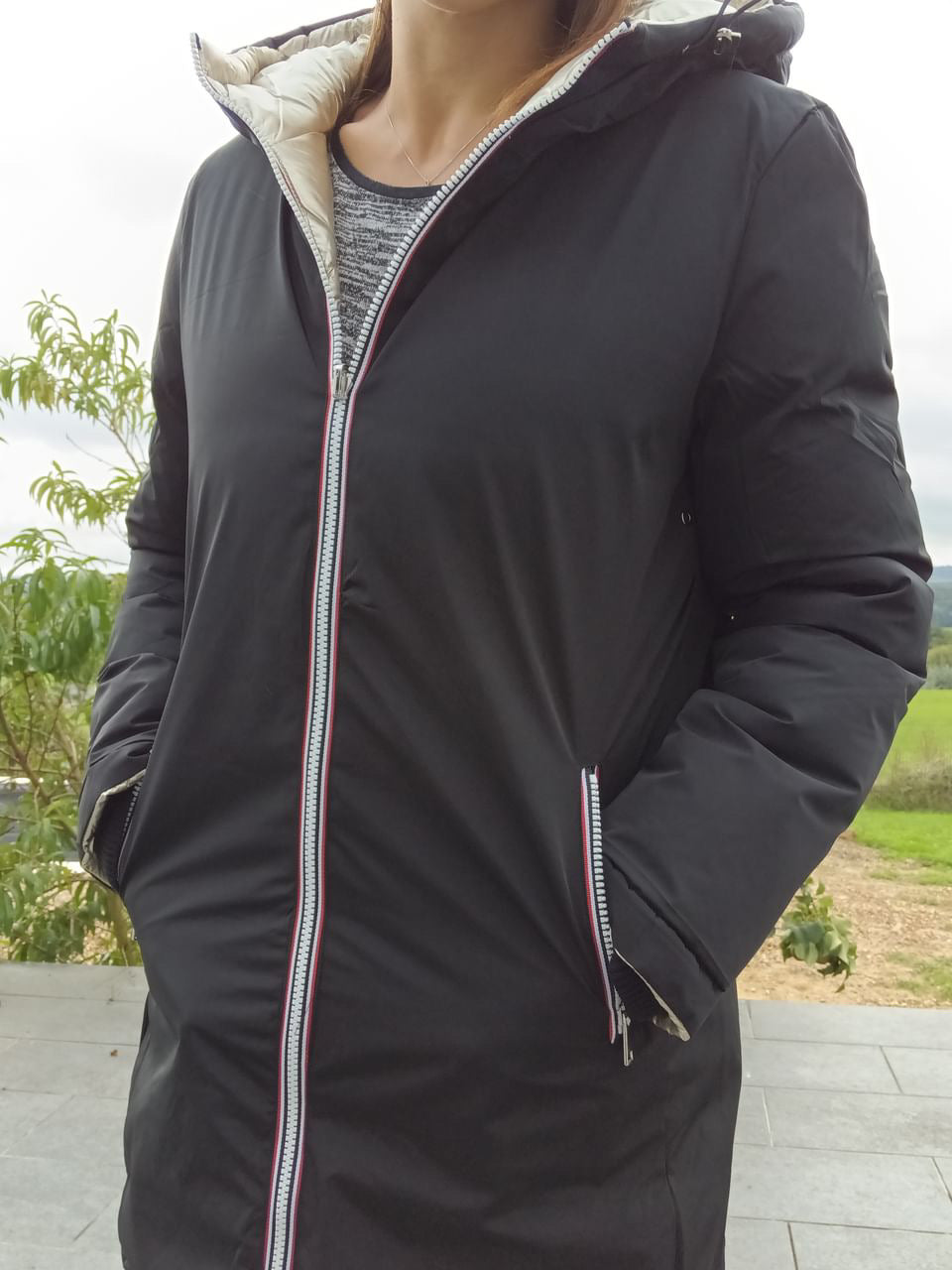 Melya Melody - Manteau long réversible et imperméable matelassé noir/doré - Curvy