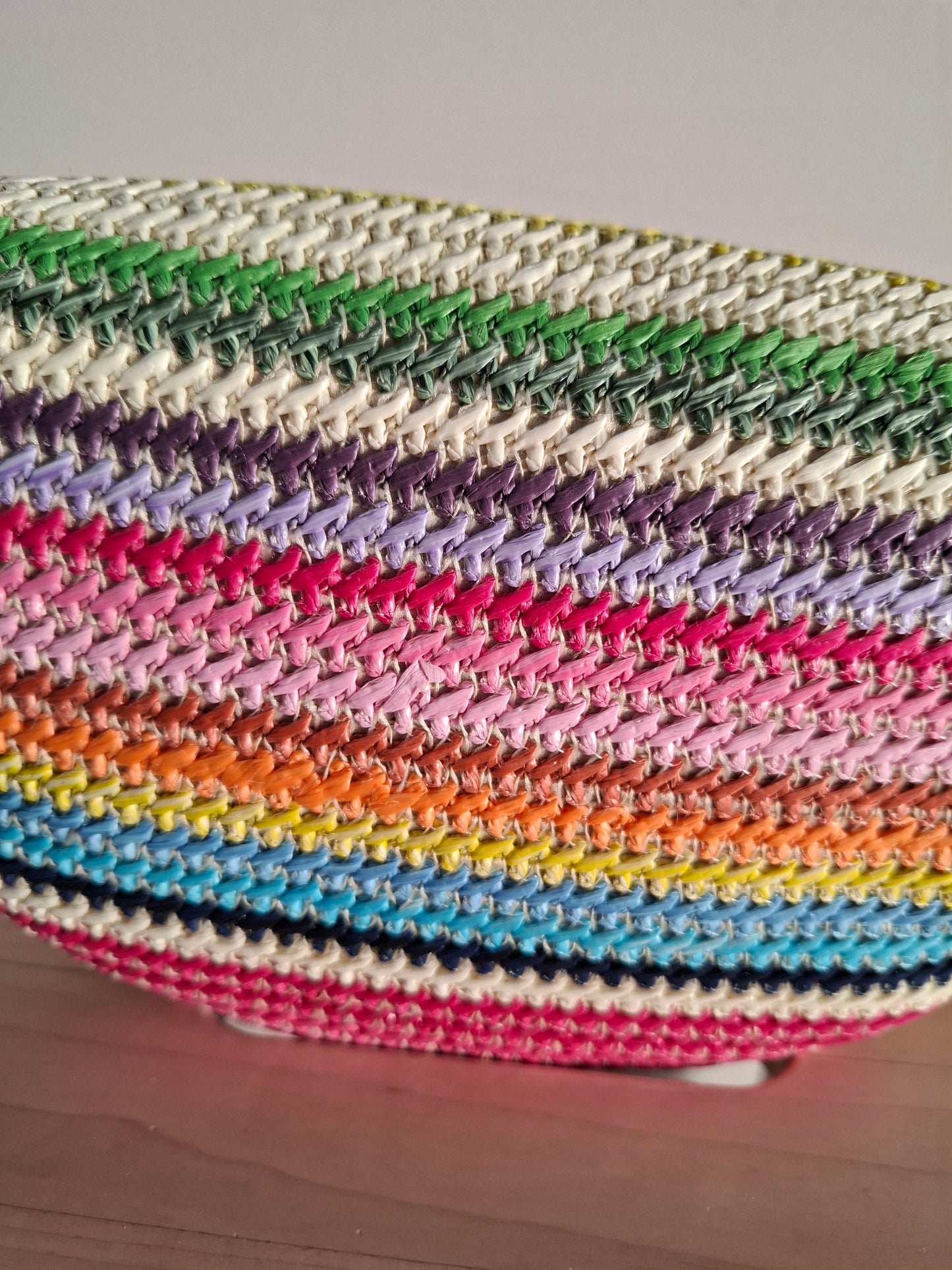 Sac banane en tissu avec un éventail de couleurs vives