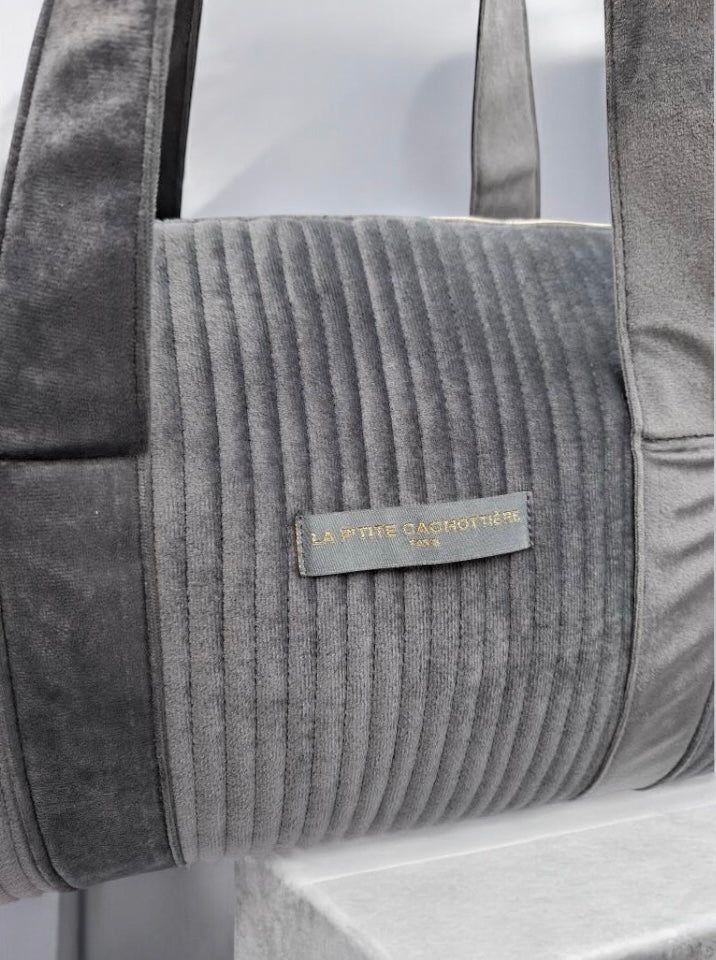 Nouveautés - Sac polochon en velours matelassé gris 'La ptite cachotiere'