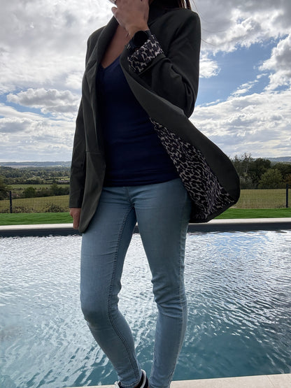Veste blazer noir avec détails léopard