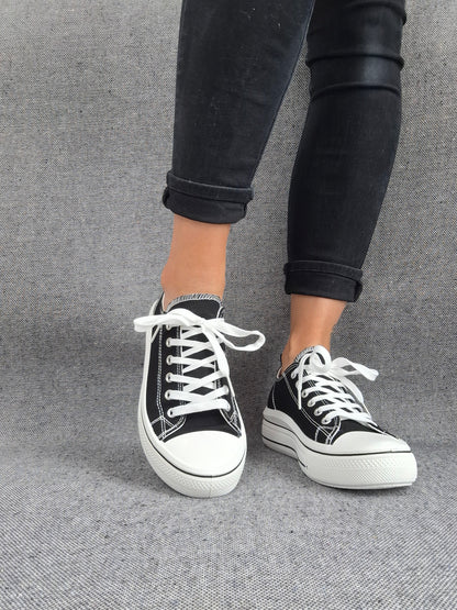 Chaussures baskets en toile tissu noir semelle épaisse style converse