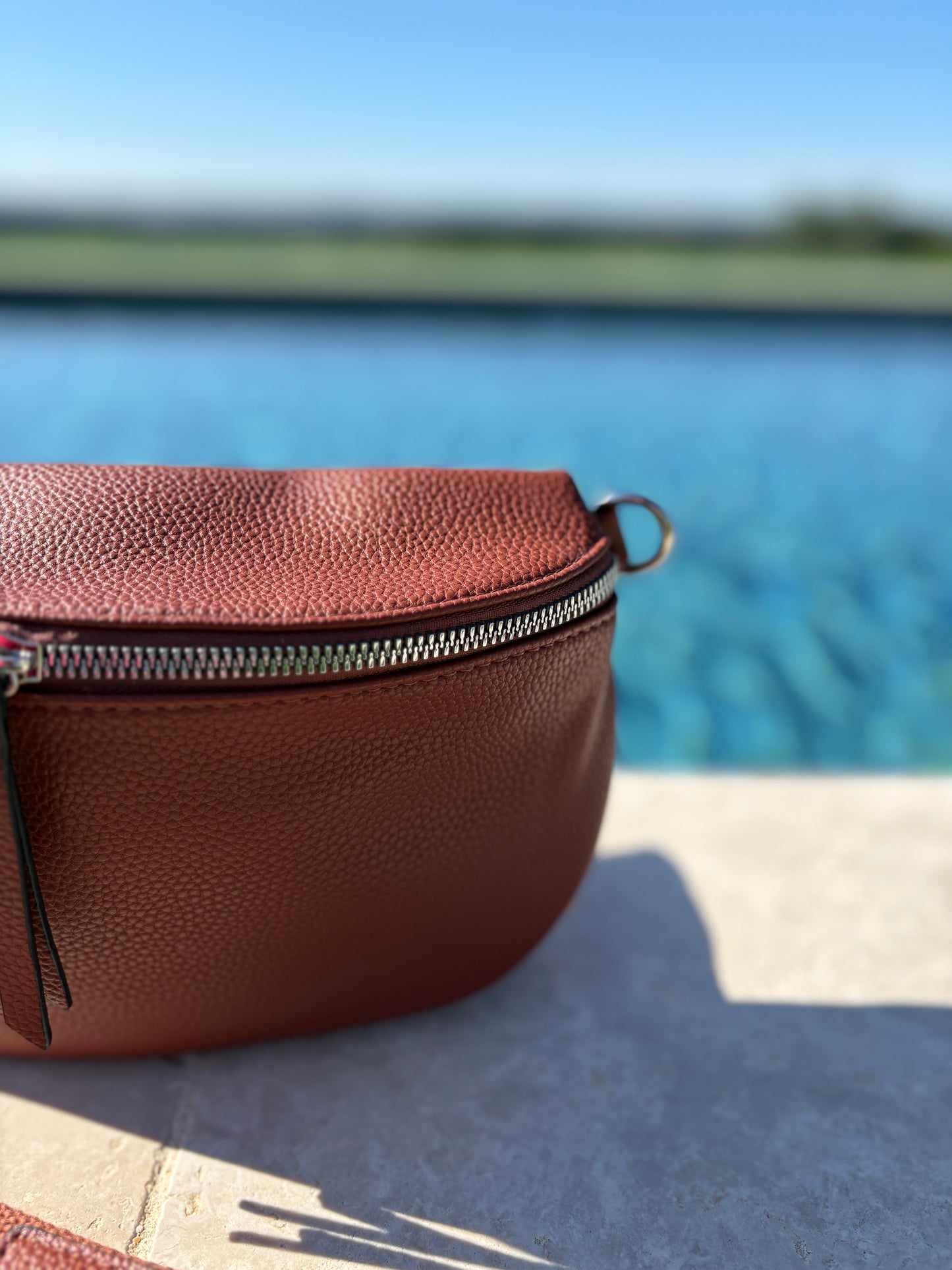 Sac banane simili cuir marron double fermeture