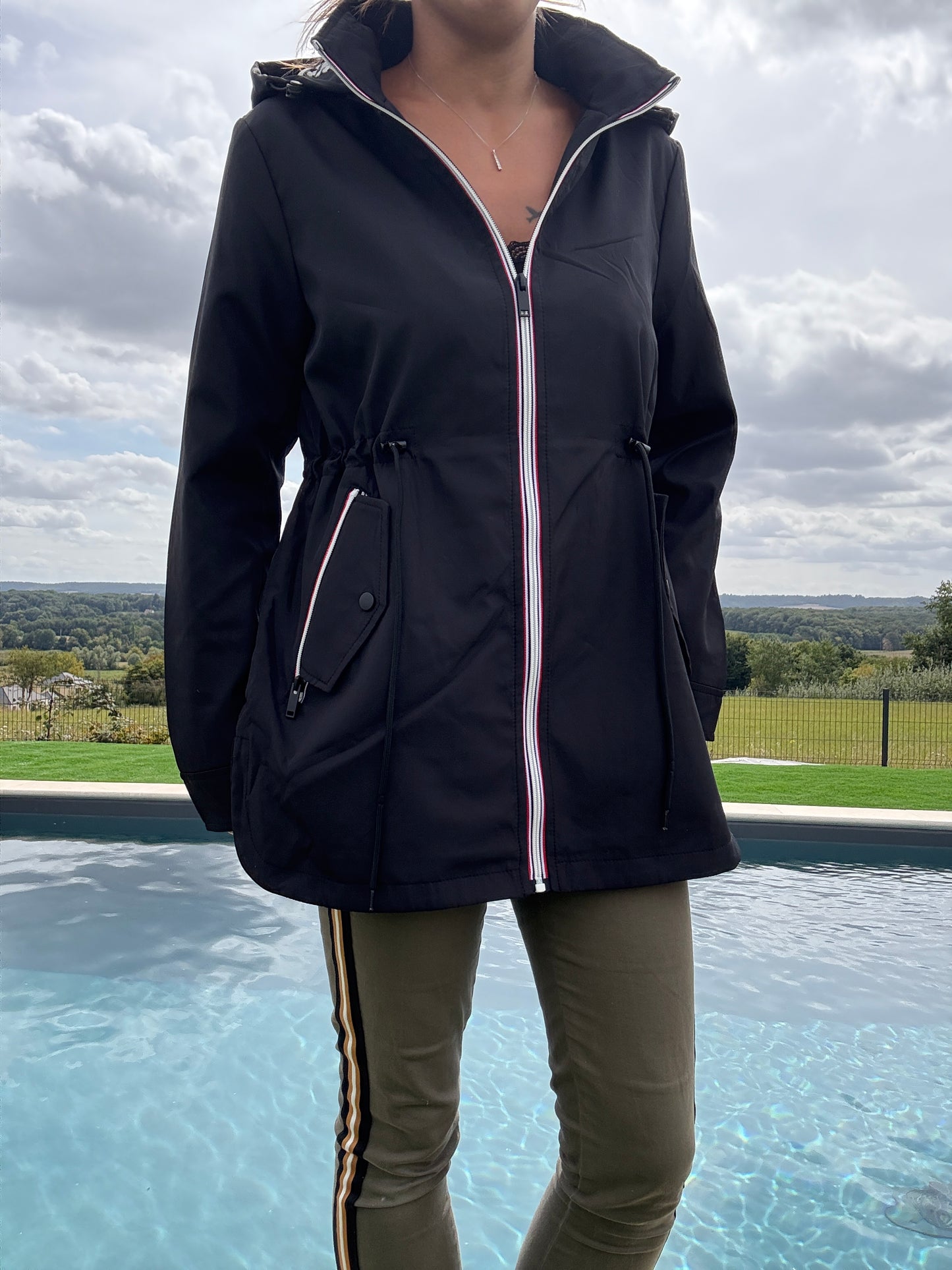 New Lolo - Manteau mi long deperlant léger noir capuche intérieur marin rayé noir blanc