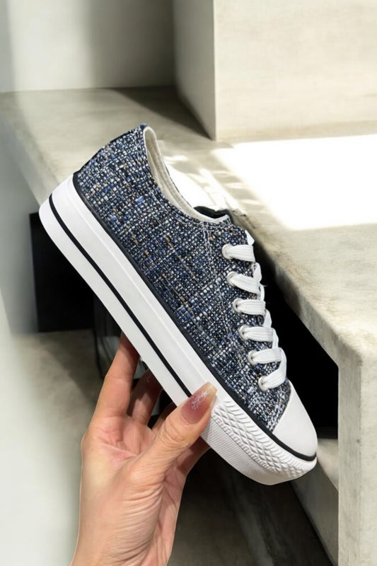 Chaussures baskets basses tissu chiné bleu marine et blanc style converse
