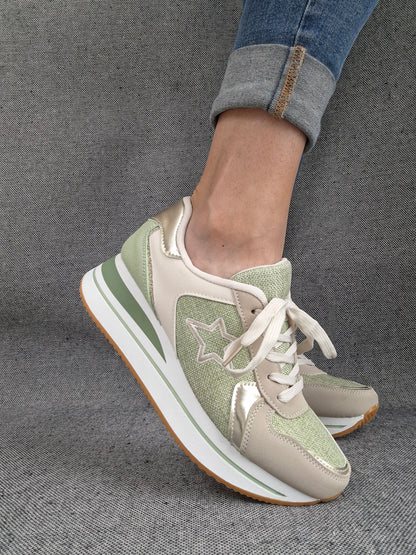 Chaussures baskets en tissu vert avec un motif étoile style sneakers