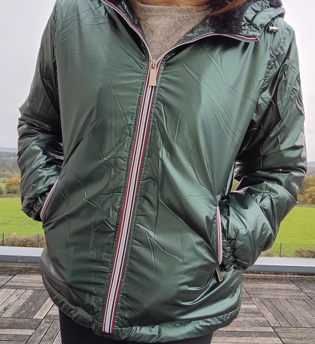 Attrait Paris - Manteau court imperméable fourré vert forêt métallisé