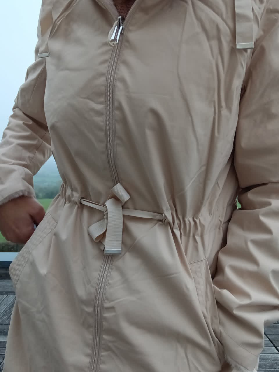 New Lolo - Manteau long BEIGE zip uni réversible, imperméable et complètement fourré resserrable à la taille