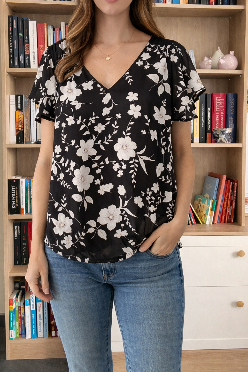 Blouse Fleurie Col V – Style Bohème Chic Le Petit Placard