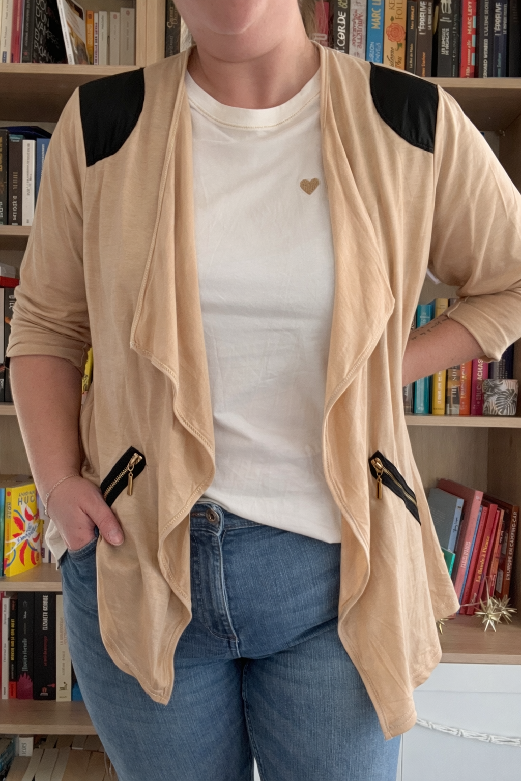 Cardigan fluide avec patch simili noir – Fermeture Éclair Dorée Le Petit Placard