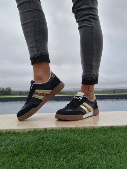 Chaussures baskets basses style sneakers campus noir avec bandes léopard et doré