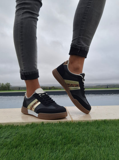 Chaussures baskets basses style sneakers campus noir avec bandes léopard et doré