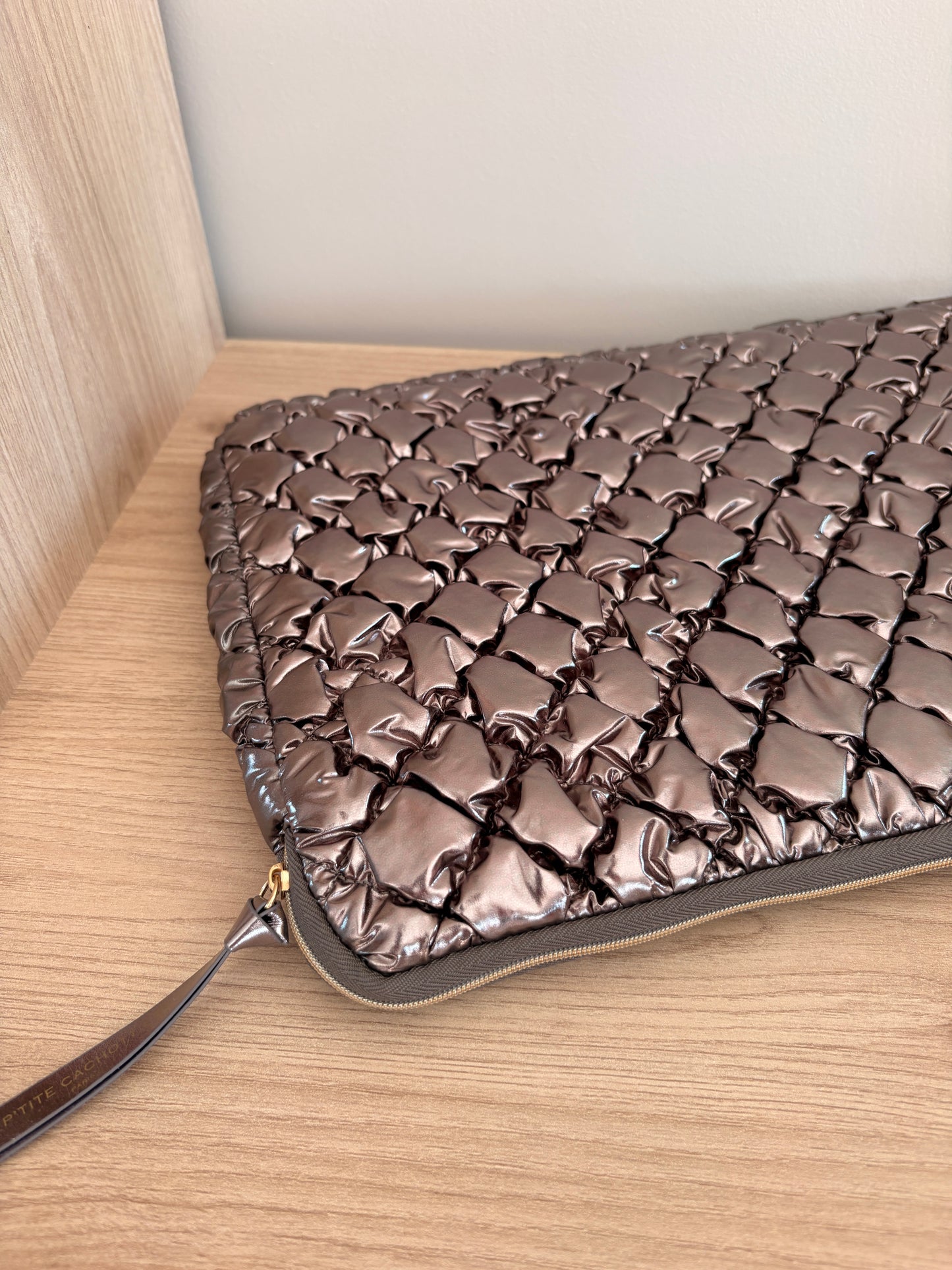 Housse Ordinateur 14 Pouces Argentée Matelassée - Pochette Chic Femme