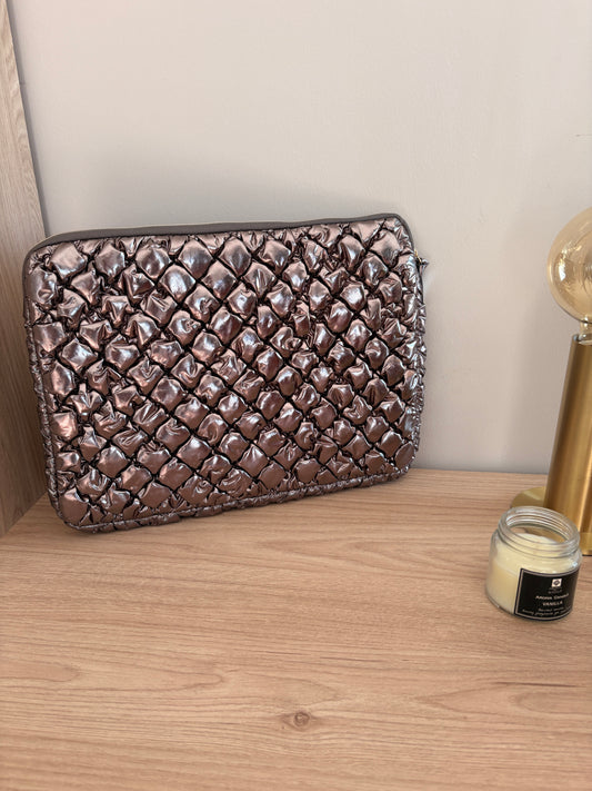 Housse Ordinateur 14 Pouces Argentée Matelassée - Pochette Chic Femme