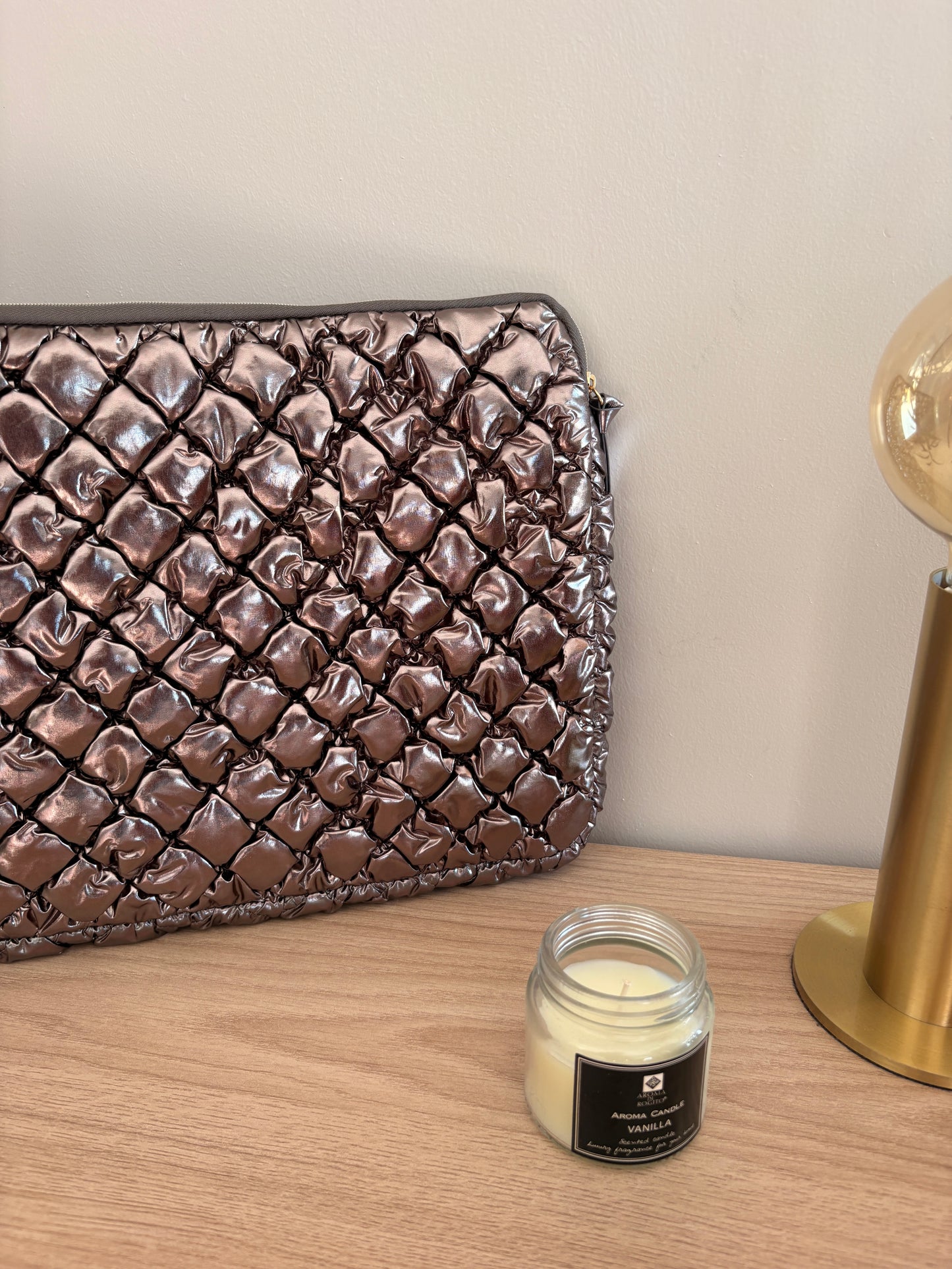 Housse Ordinateur 14 Pouces Argentée Matelassée - Pochette Chic Femme