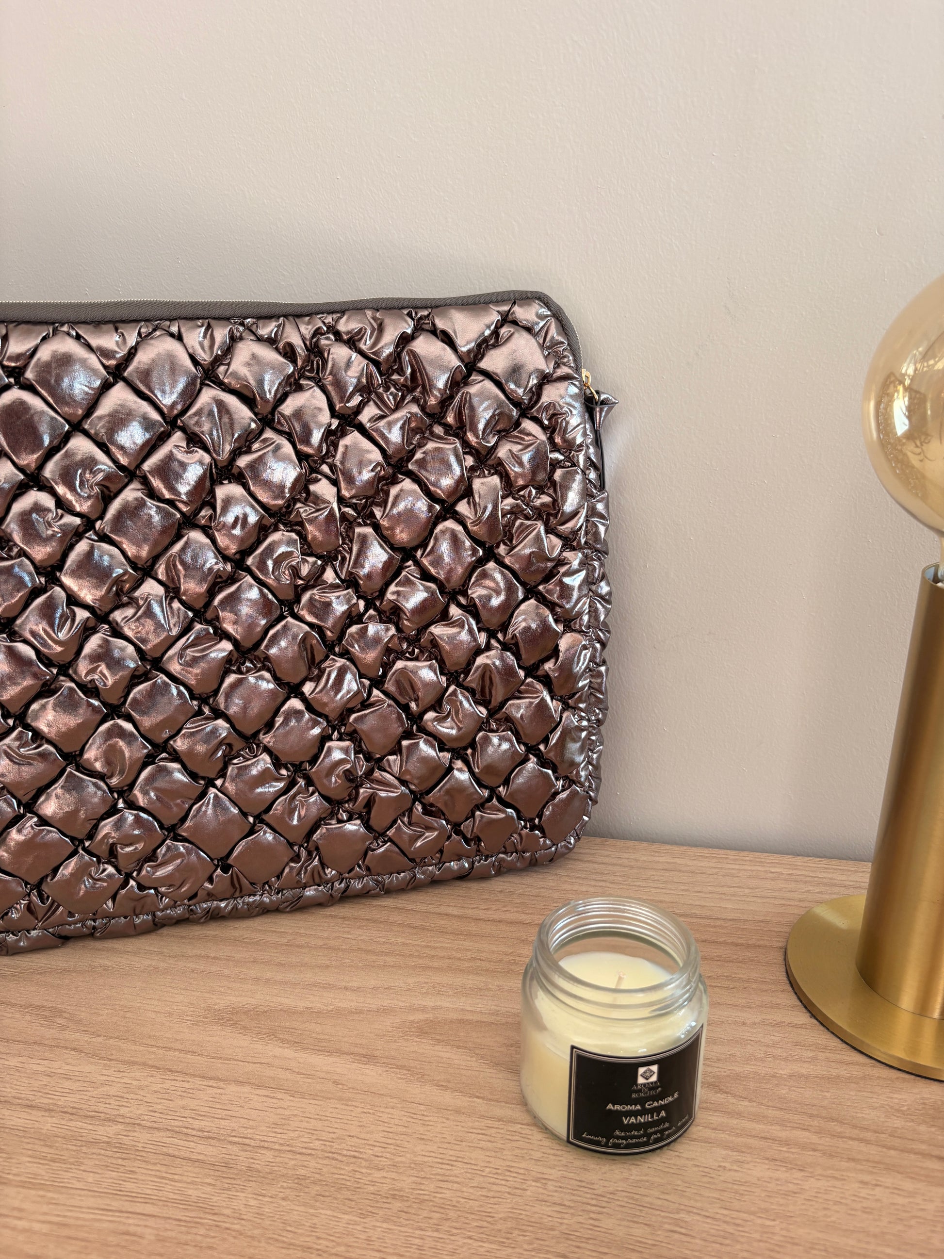 Housse Ordinateur 14 Pouces Argentée Matelassée - Pochette Chic Femme