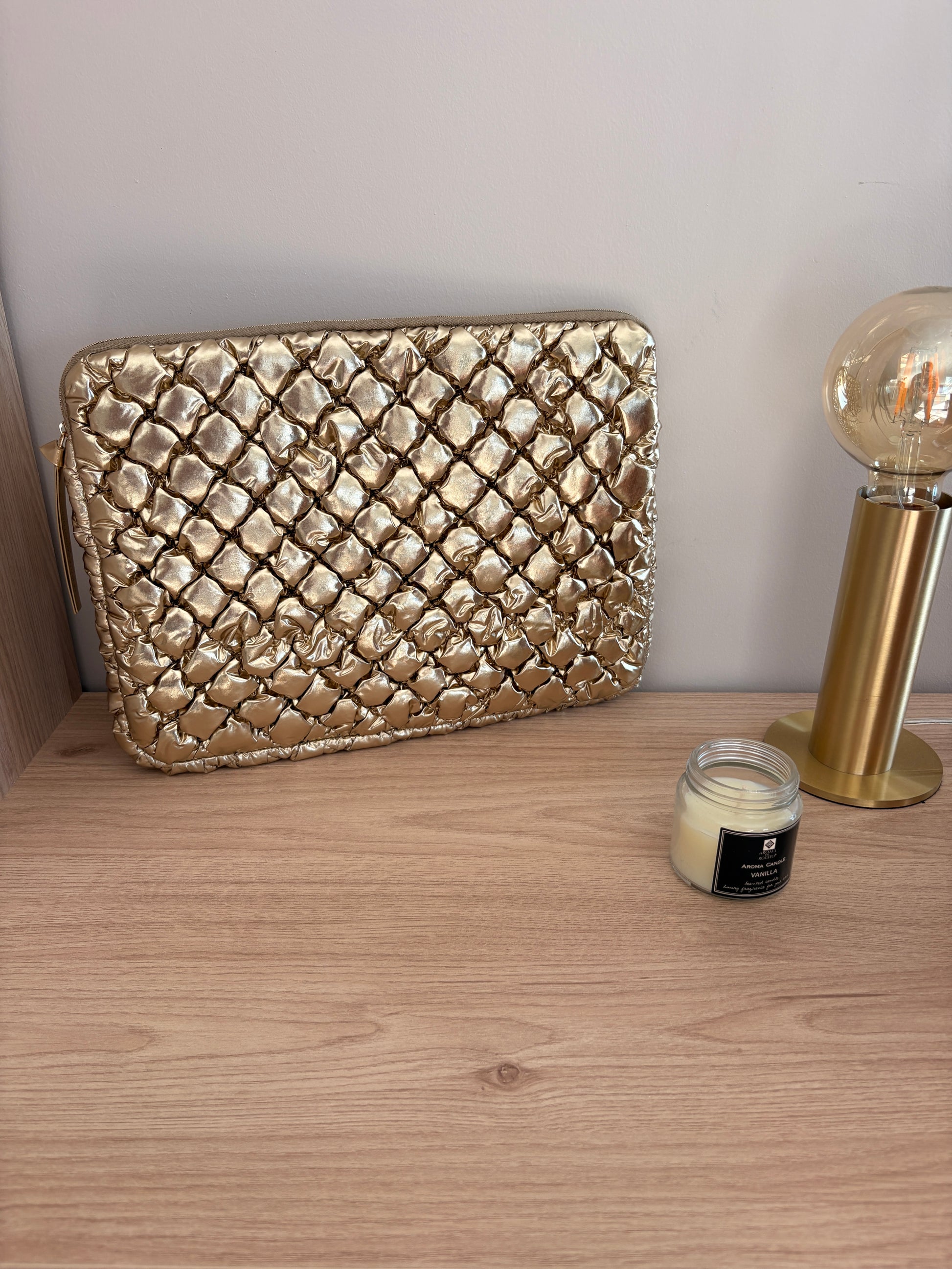 Housse Ordinateur 14 Pouces Dorée Matelassée - Pochette Protection Femme