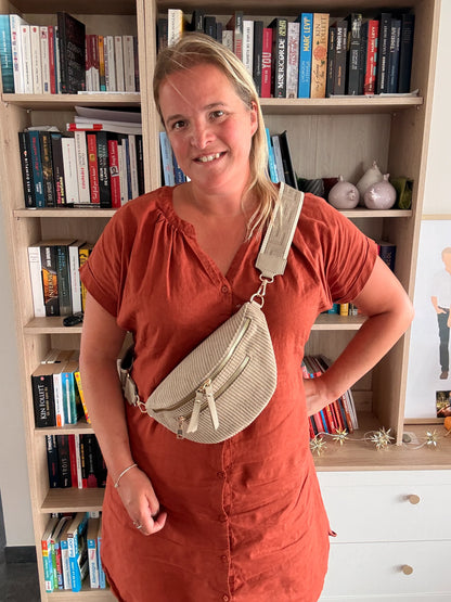 Sac Banane Velours Côtelé Taupe – 2 Poches Zip & Sangle Dorée