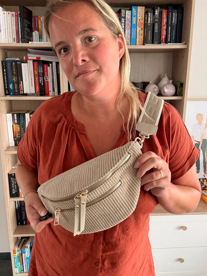 Sac Banane Velours Côtelé Taupe – 2 Poches Zip & Sangle Dorée