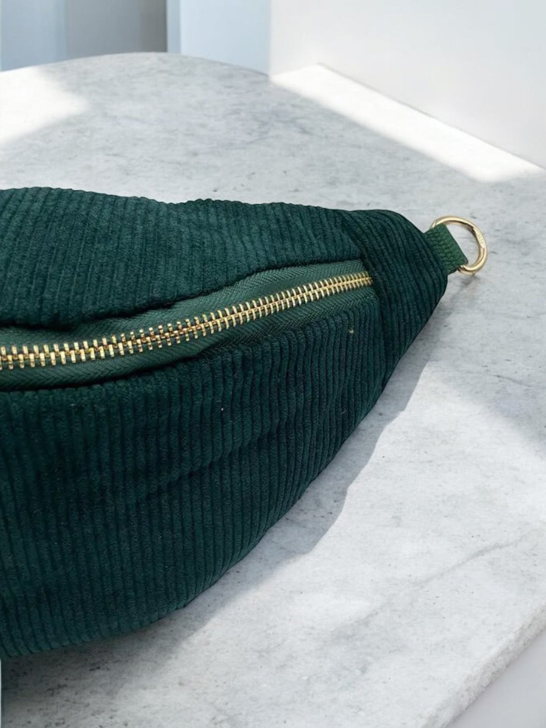 Sac banane velours côtelé couleur vert forêt