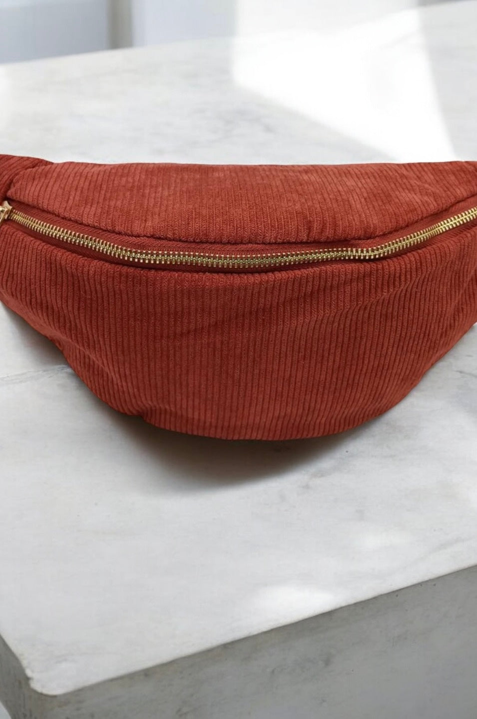 Sac banane velours côtelé terracotta rouille