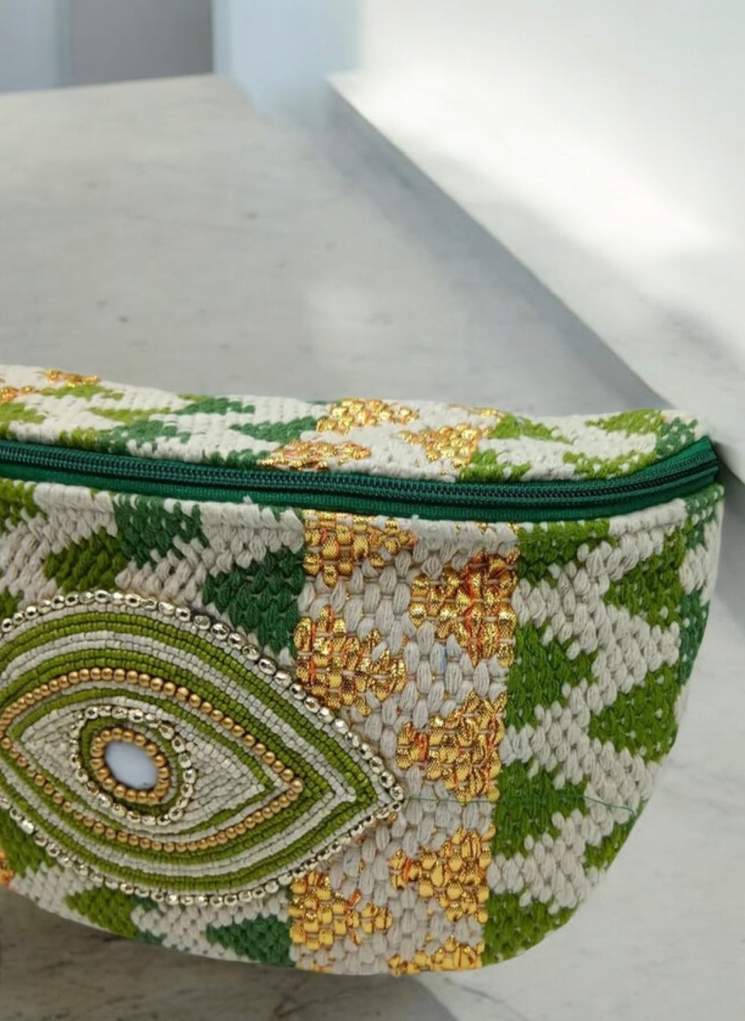 Sac banane tissu et perles vert jaune ecru