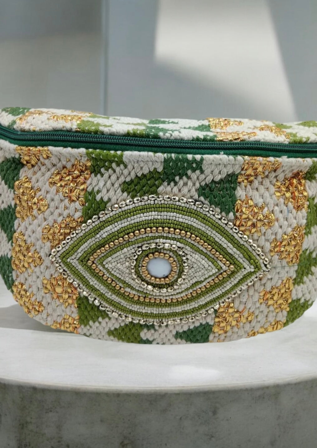 Sac banane tissu et perles vert jaune ecru