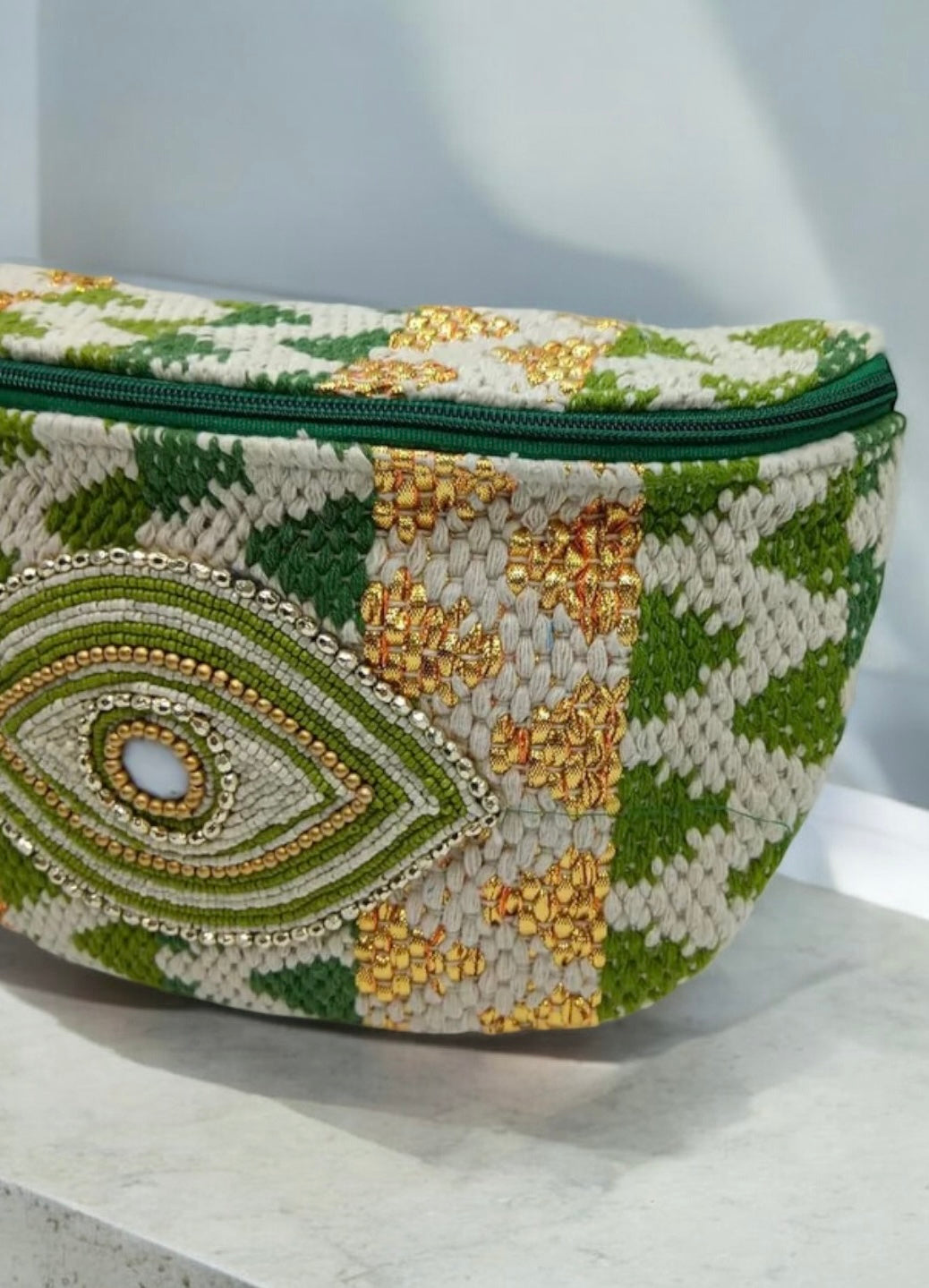 Sac banane tissu et perles vert jaune ecru