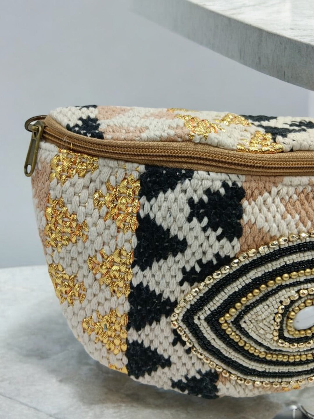 Sac banane tissu et perles noir jaune écru