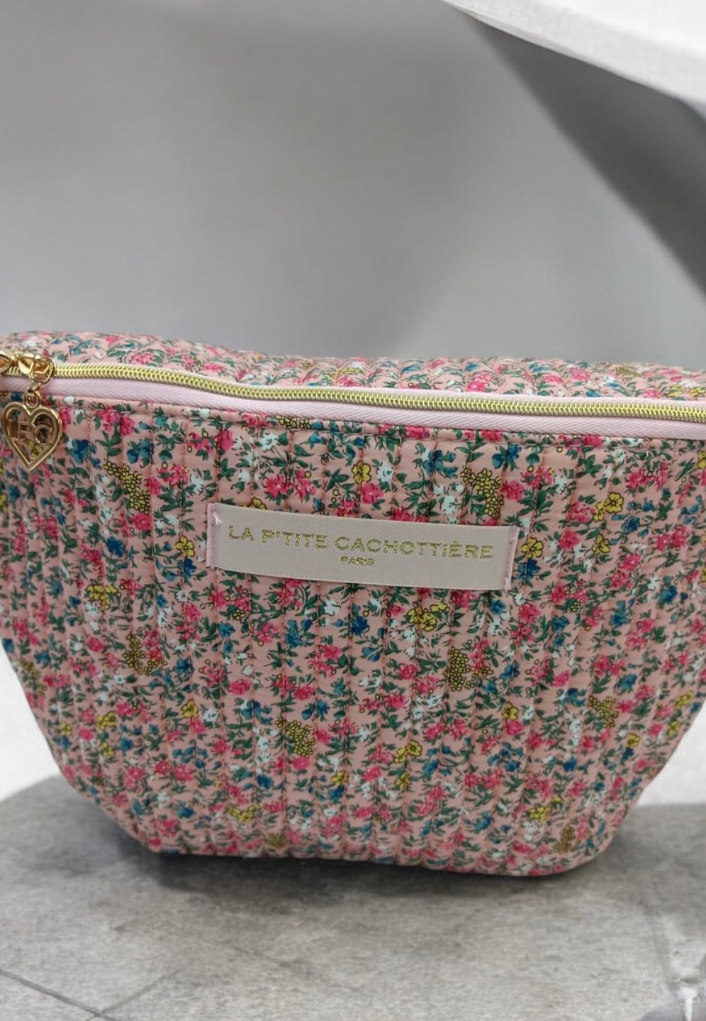 Sac banane en coton liberty fleuri rose « La Ptite cachottière »