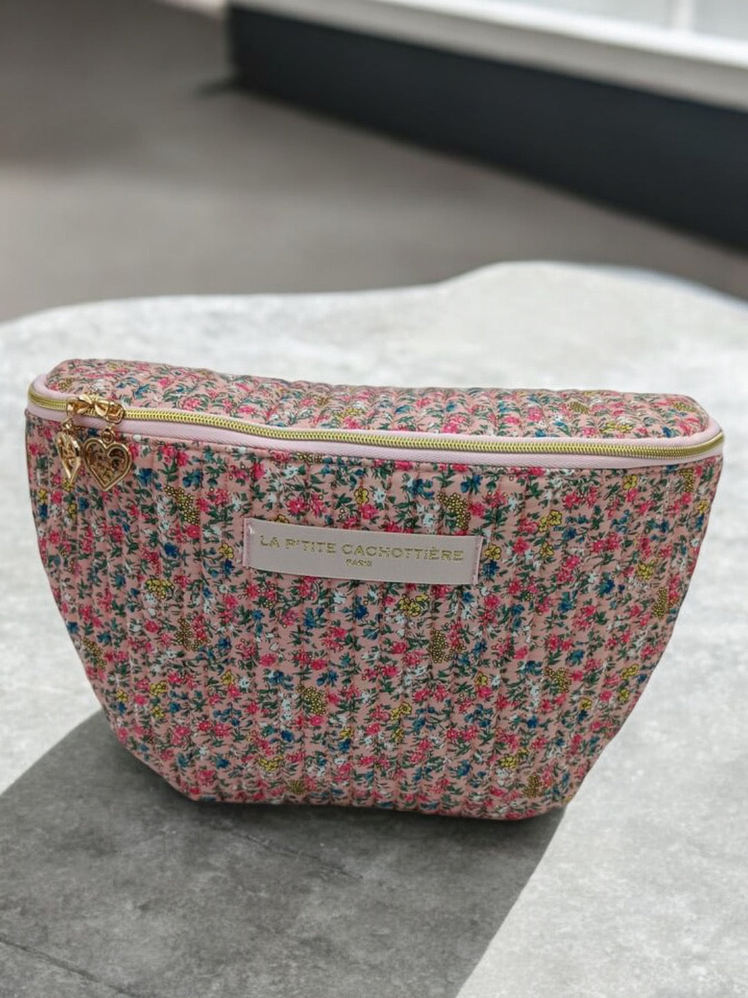 Sac banane en coton liberty fleuri rose « La Ptite cachottière »