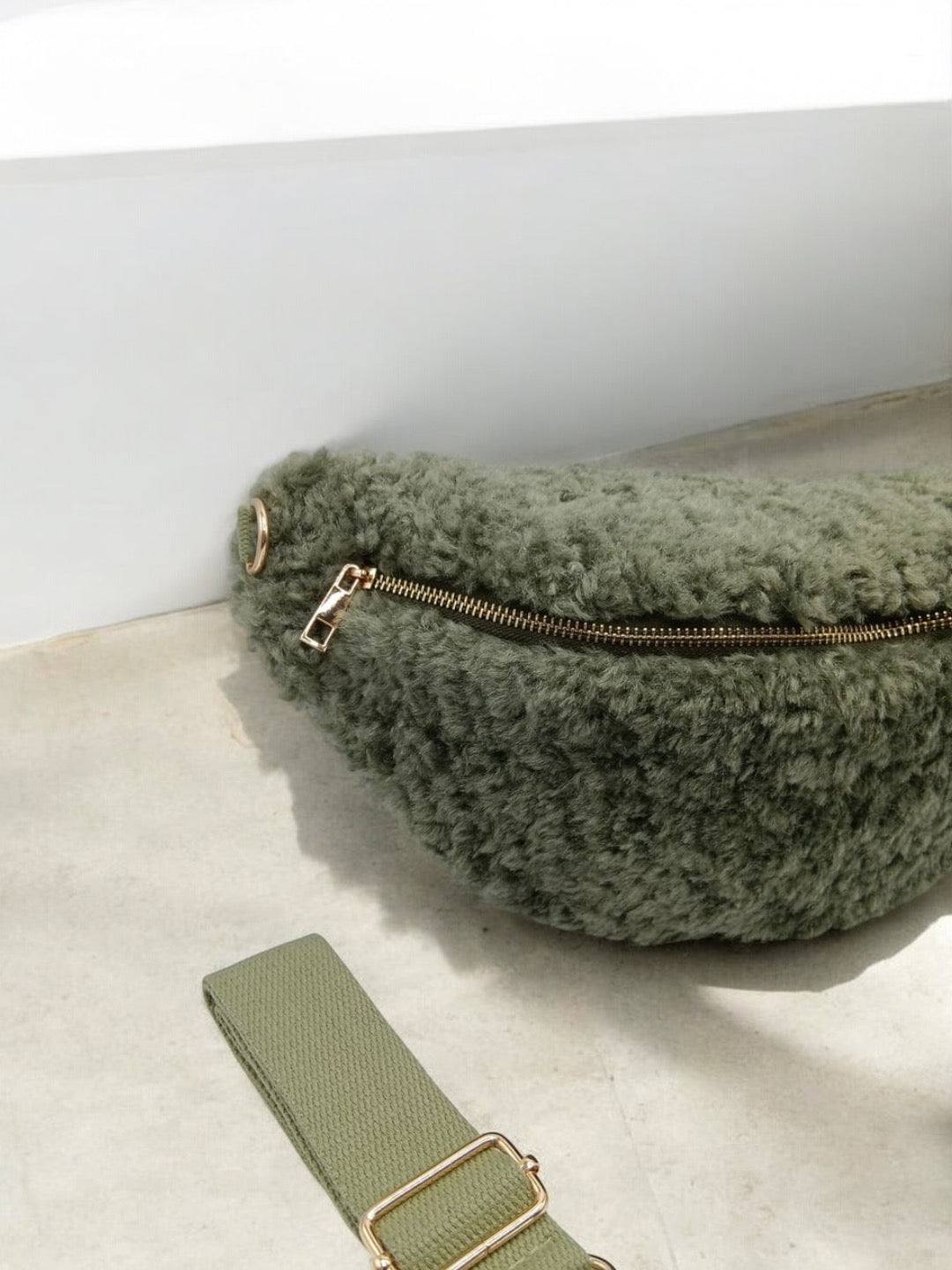 Sac Banane en Mouton Synthétique vert kaki