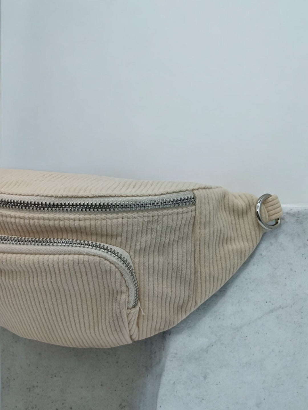 Sac banane 2 poches velours cotelé beige creme