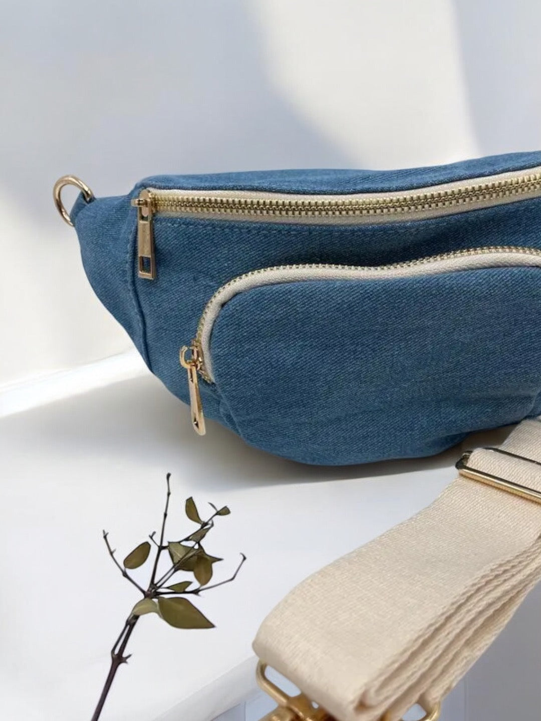 Sac banane tissu jean clair 2 poches