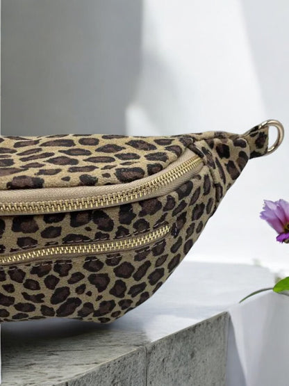 Sac banane croute de cuir beige demi-lune 2 poches motifs léopard