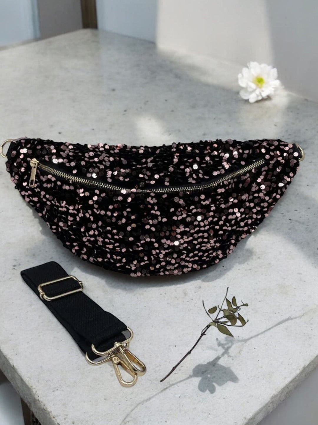 Sac banane tissu velours noir sequins doré champagne