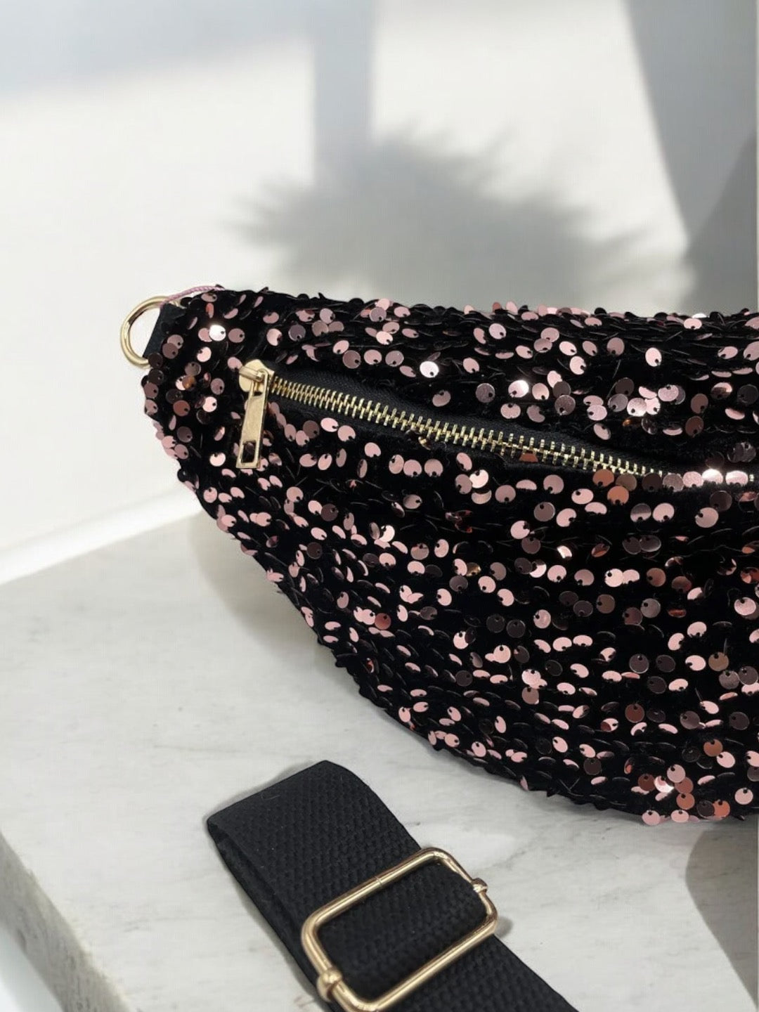 Sac banane tissu velours noir sequins doré champagne