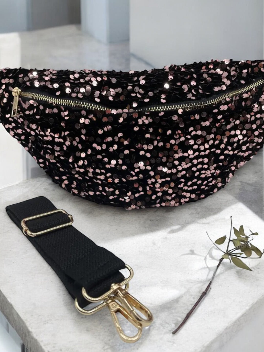 Sac banane tissu velours noir sequins doré champagne