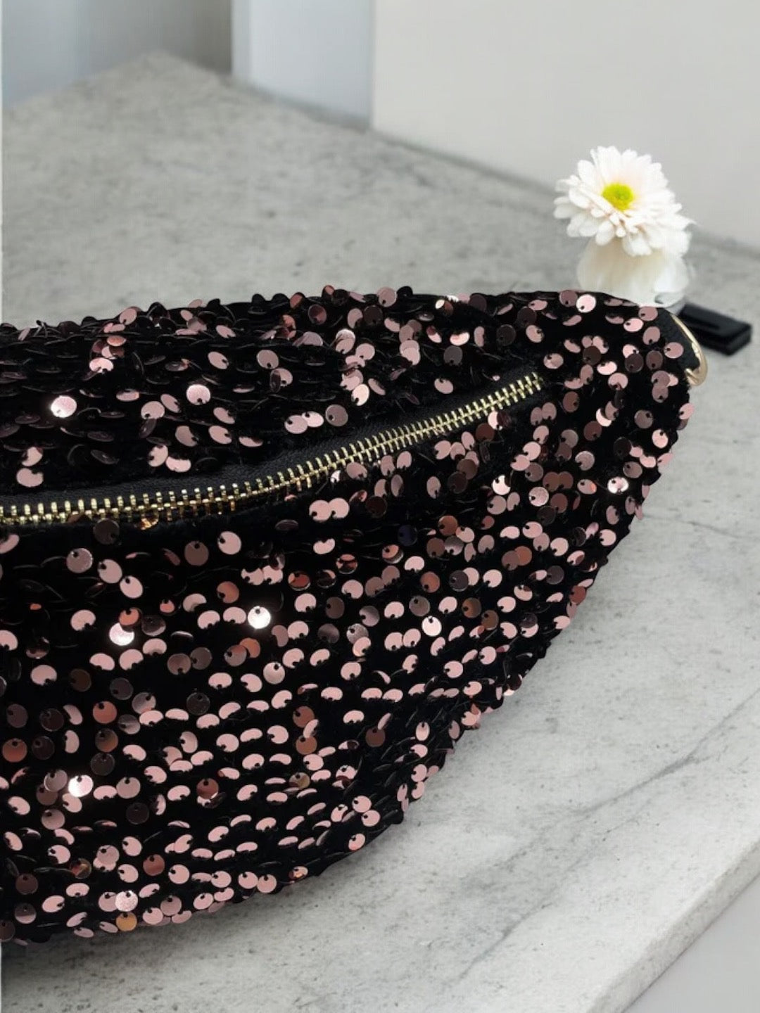 Sac banane tissu velours noir sequins doré champagne