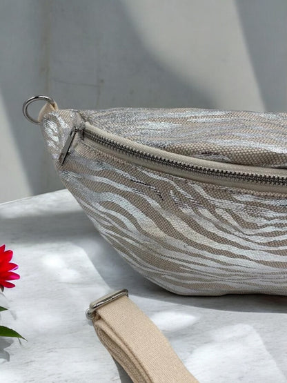 Sac banane XL tissu motif zebre argenté beige