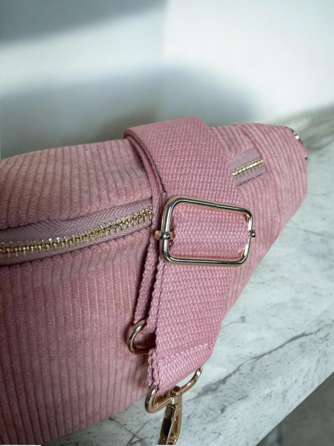 Sac banane velours cotelé couleur rose