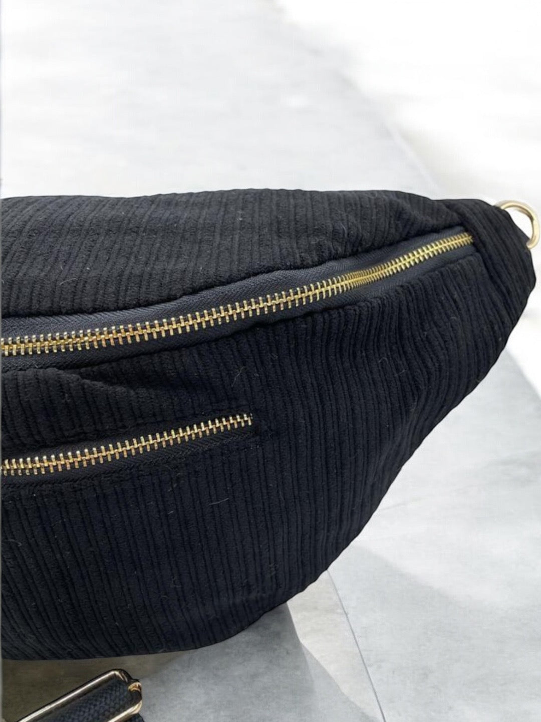 Sac banane XXL velours cotelé noir