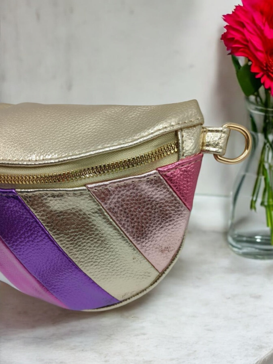 Sac banane simili cuir doré rose violet