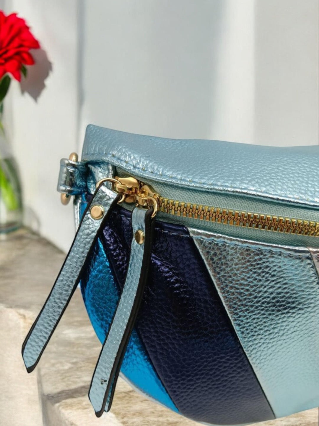 Sac banane simili cuir argenté bleu turquoise