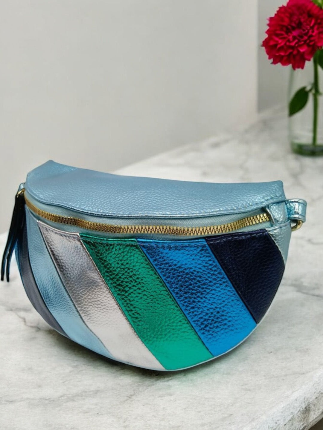 Sac banane simili cuir argenté bleu turquoise