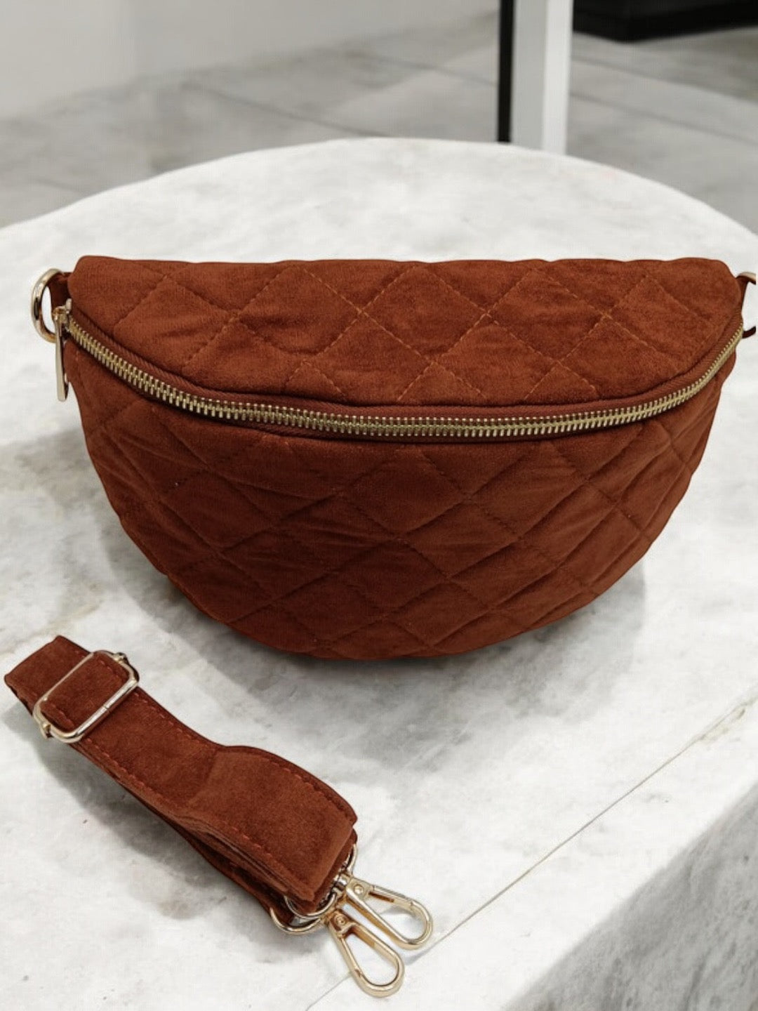 Sac banane velours motifs capitons camel terracotta