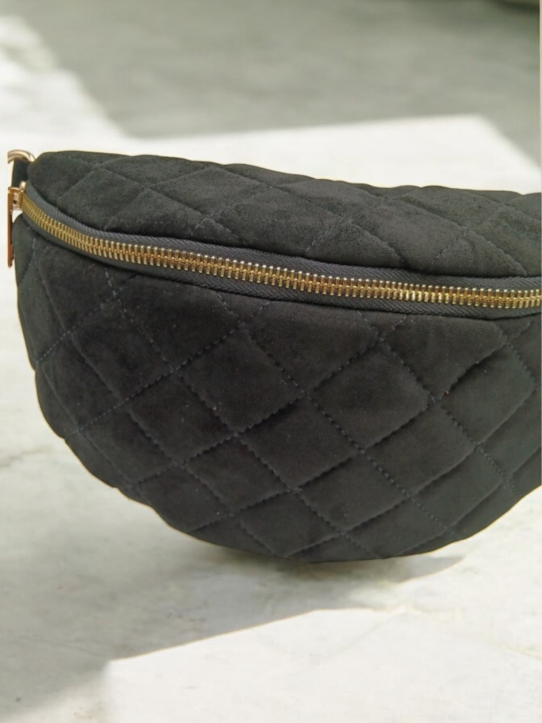 Sac banane velours motifs capitons noir