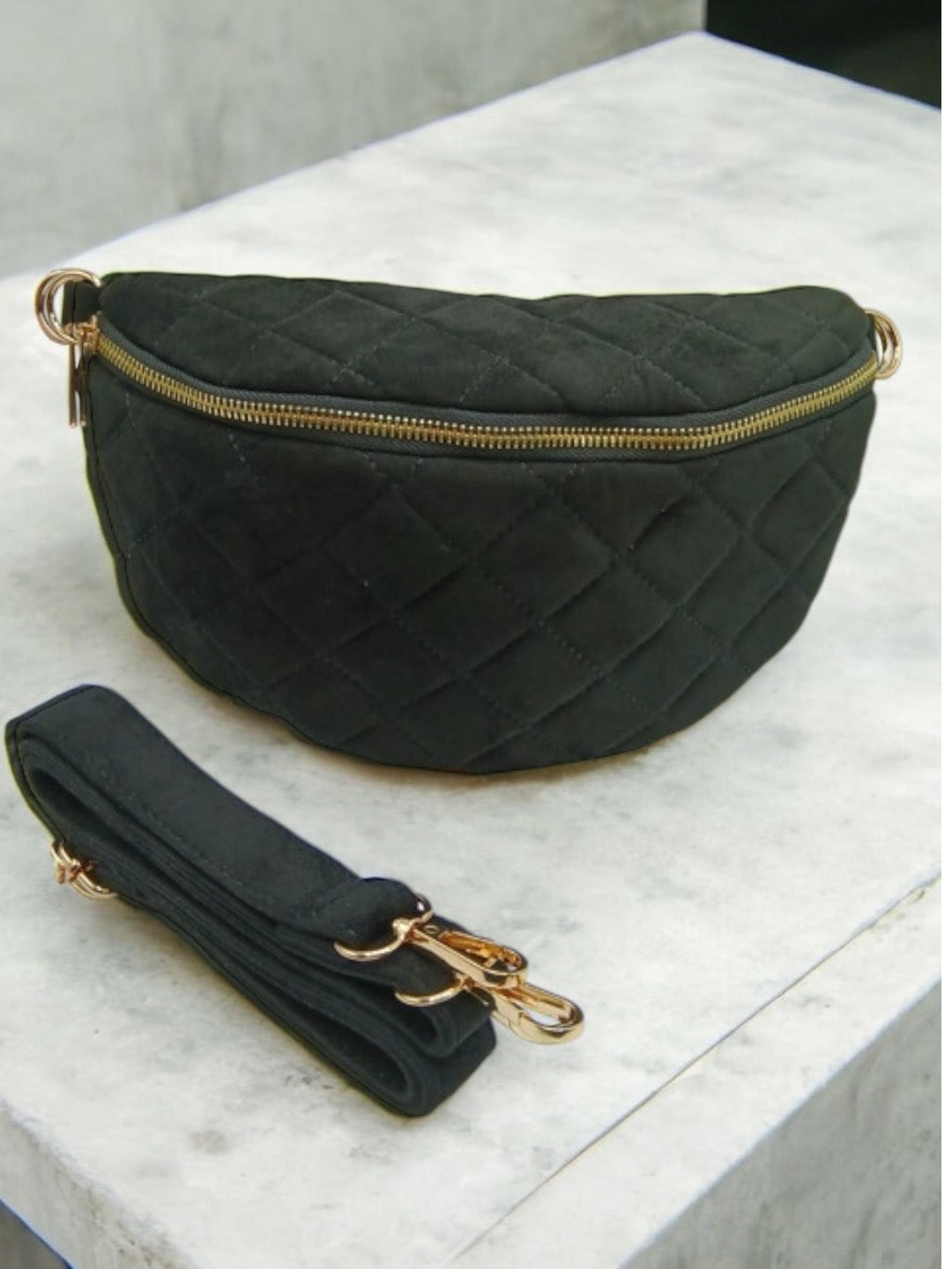 Sac banane velours motifs capitons noir